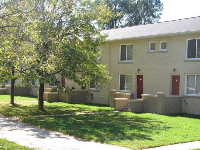 Building Photo - 128 S Edith St