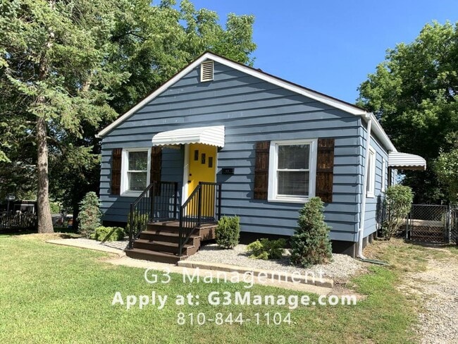 Photo - 910 E Washington St House