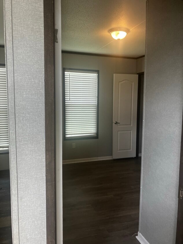 Building Photo - 200 Raider Ln