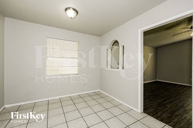 Foto del edificio - 218 Long Shadow Ln