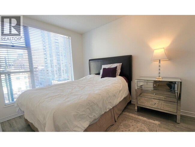 Photo du bâtiment - 939 Homer St