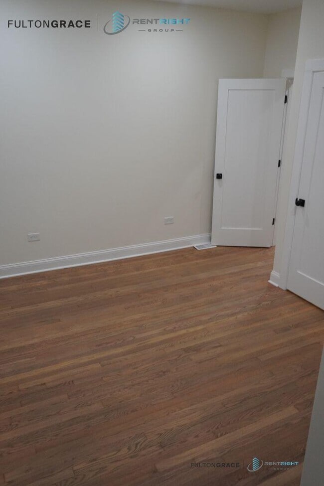 Building Photo - 5 bedroom in Chicago IL 60625