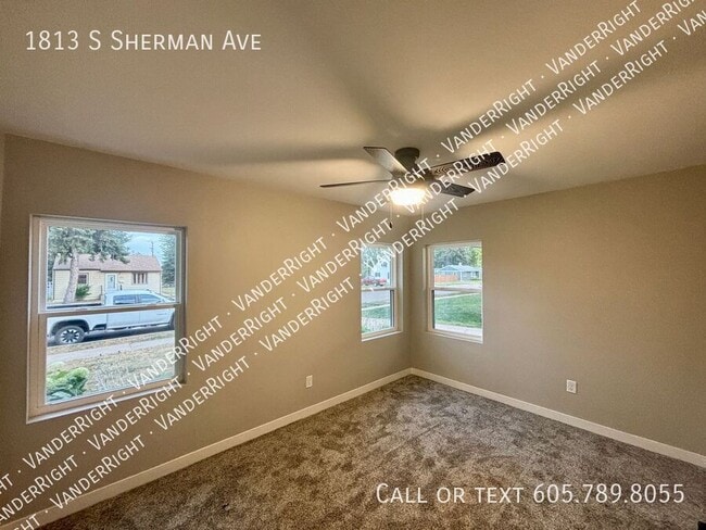 Foto del edificio - 1813 S Sherman Ave