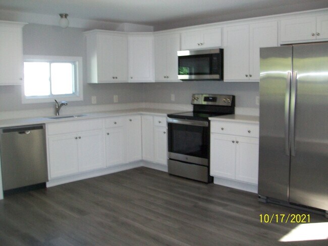 Building Photo - 140 Jewett St