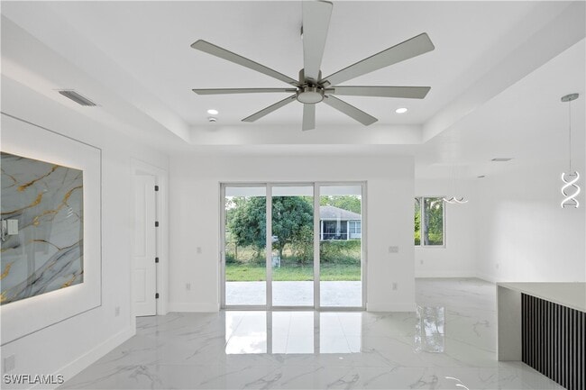 Foto del edificio - 918 Hollister Ave