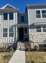 Building Photo - 4012 Hardman Way