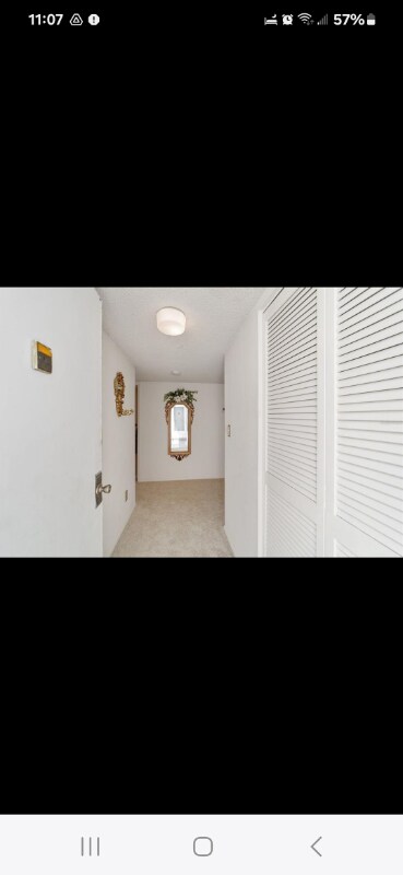 Foto del edificio - 557 Midway Dr