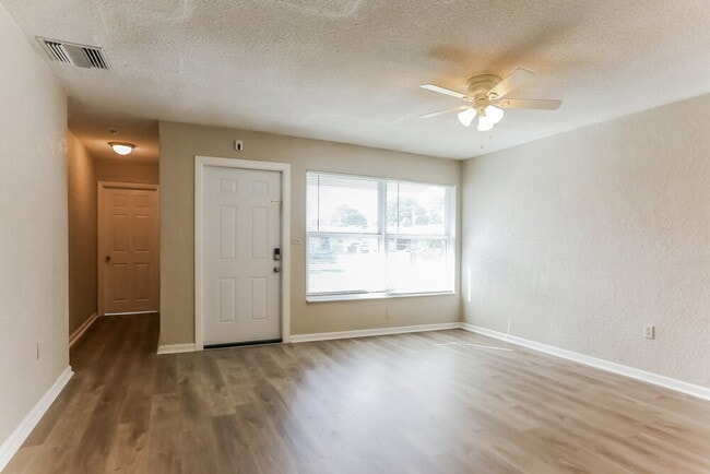 Building Photo - 710 NW 35th Ave