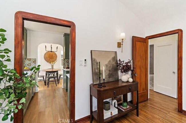 Foto del edificio - 6109 Falcon Ave