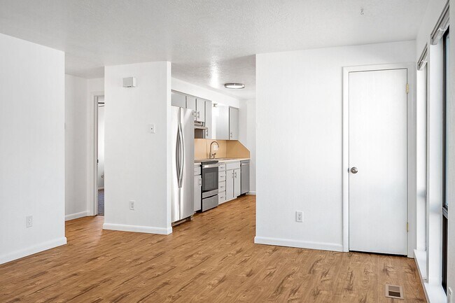 Foto del edificio - Super Cute North End Place with Garage and Backyard!