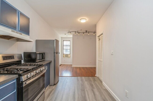 Foto del edificio - 817 Park Ave