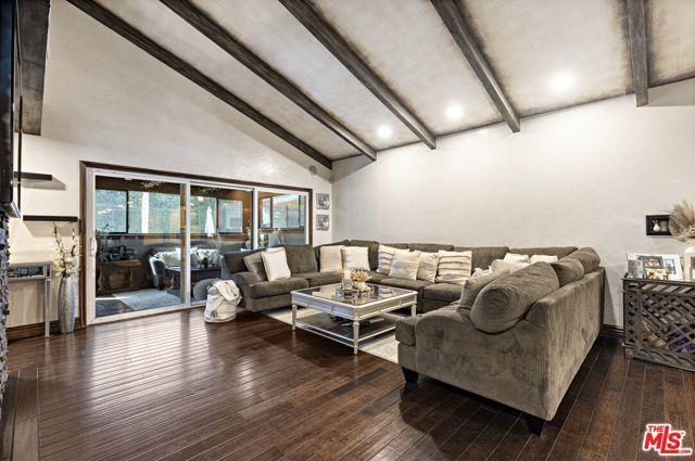 Foto del edificio - 22450 Hatteras St