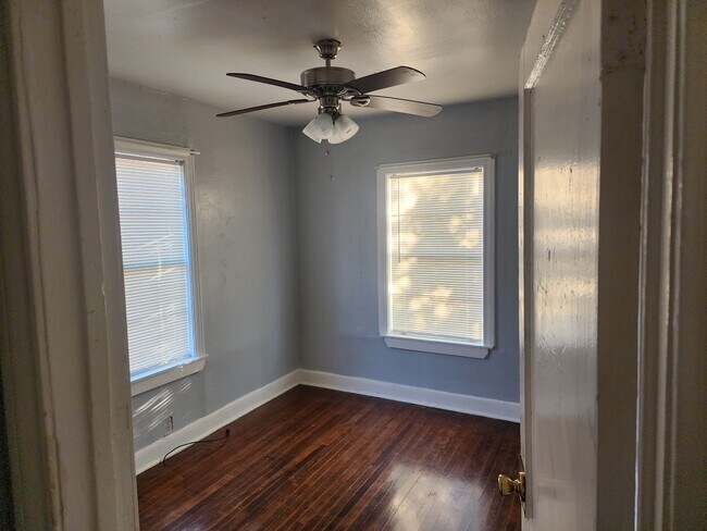 Building Photo - 508 E Red River St