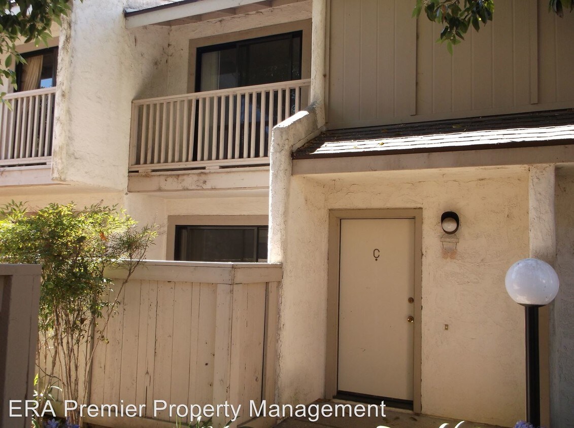 Foto principal - 1209 W Cypress Ave
