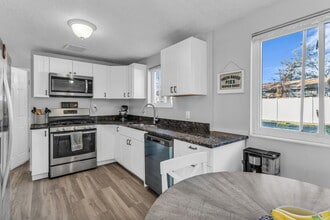 Building Photo - 1992 Afton Cir