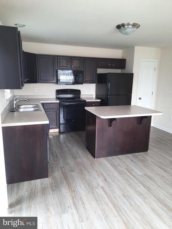 Building Photo - 906 Admiral's Quay Dr