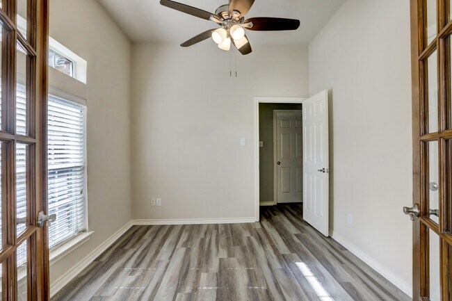 Foto del edificio - 10606 Badger Canyon Dr