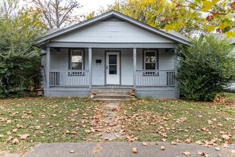 Building Photo - 321 E Springdale Ave