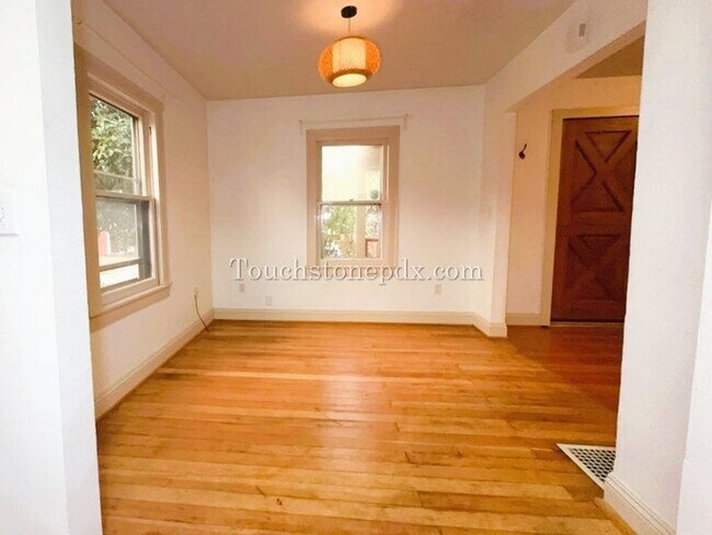 Building Photo - 2BD | 1BA Single Family Home in Woodlawn N...