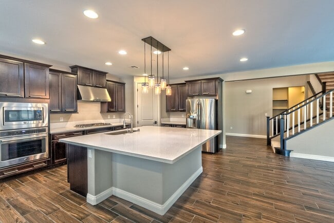 Building Photo - A unique Gem in Inspirada! 5 beds, 3 car, bedroom downstairs and Pool/spa!