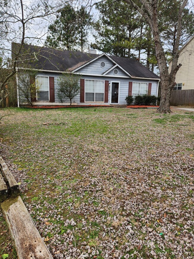 Building Photo - 308 Country Club Dr