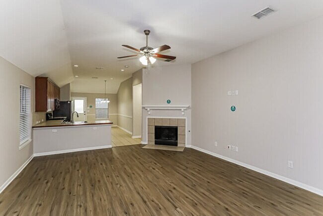 Building Photo - 1428 Dun Horse Dr