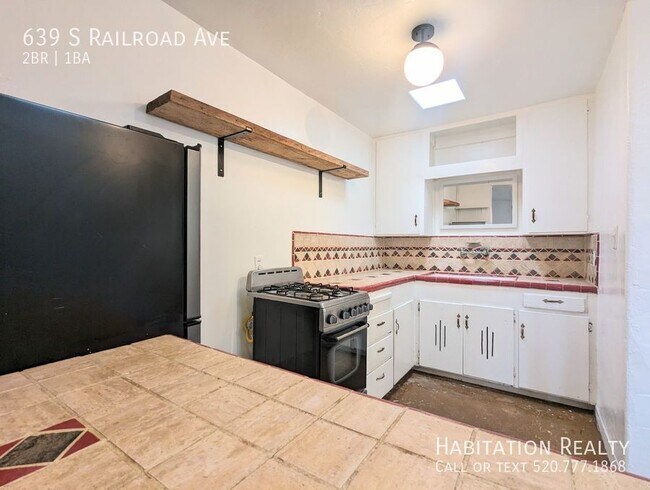 Foto del edificio - 639 S Railroad Ave