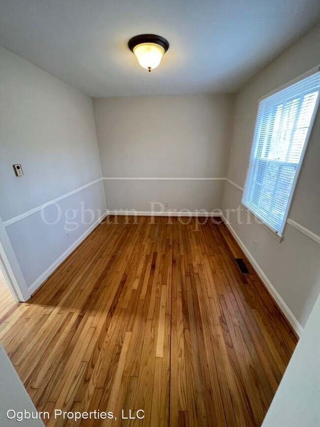 Building Photo - 4 br, 2.5 bath House - 2641 GREENCREST DRIVE