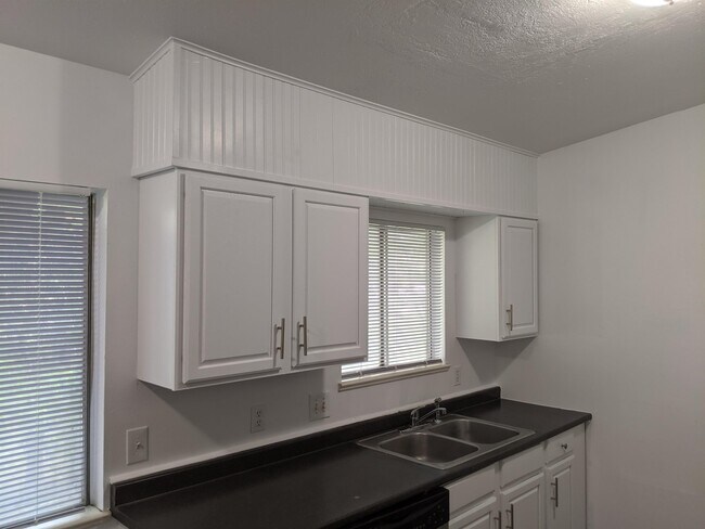 Building Photo - 540 E 600 S