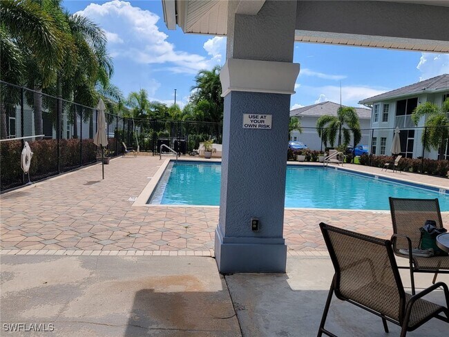 Foto del edificio - 8313 Bernwood Cove Loop