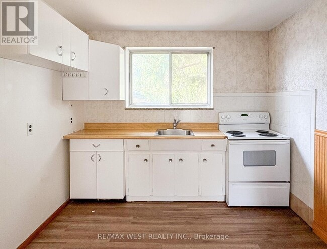 Building Photo - 32 Broadleaf Rd