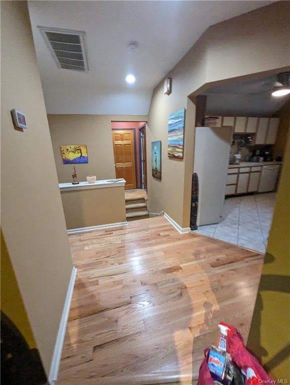 Building Photo - 567 NY-303