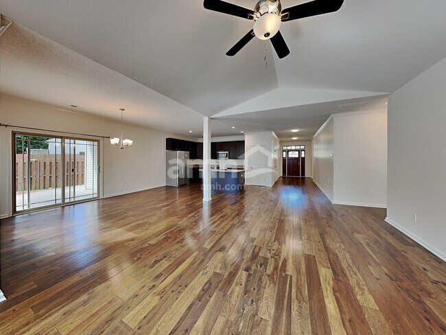 Building Photo - 216 Applehill Way