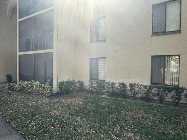Building Photo - 209 Foxtail Dr