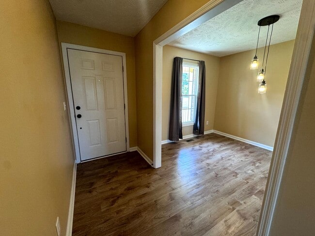 Building Photo - 109 Belle Boyd Dr