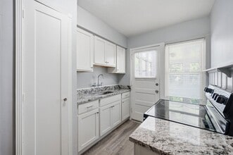Building Photo - 253 E 250th St