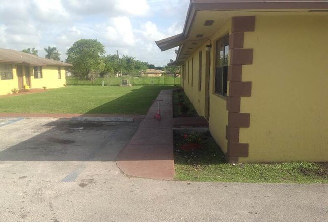 Foto del edificio - 1027 NW 9th Ave