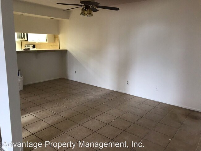 Building Photo - 4 br, 2.5 bath House - 128 Royal Lane