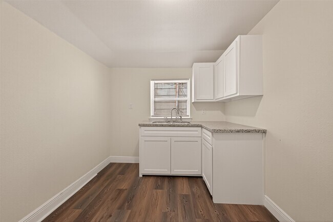 Foto del edificio - 4901 Stimson St