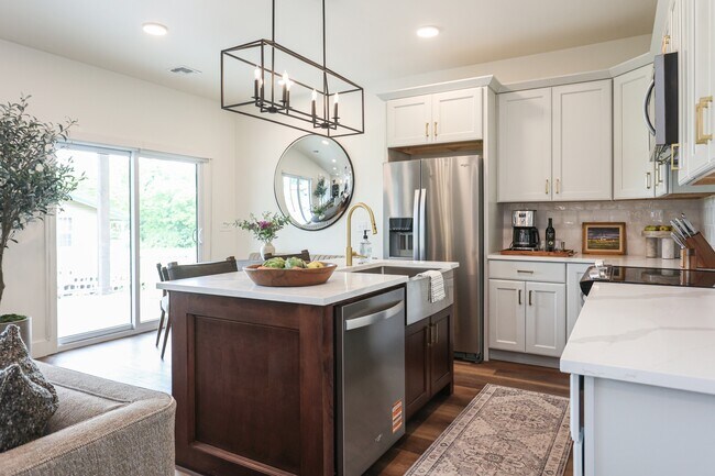 Foto del edificio - 249 N Richards Ave