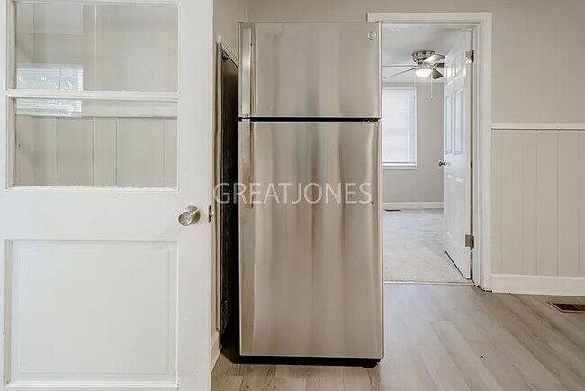 Foto del edificio - 698 Southern St