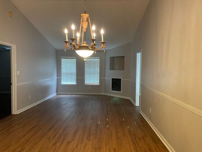 Foto del edificio - 1315 Triple Tree Ln SW