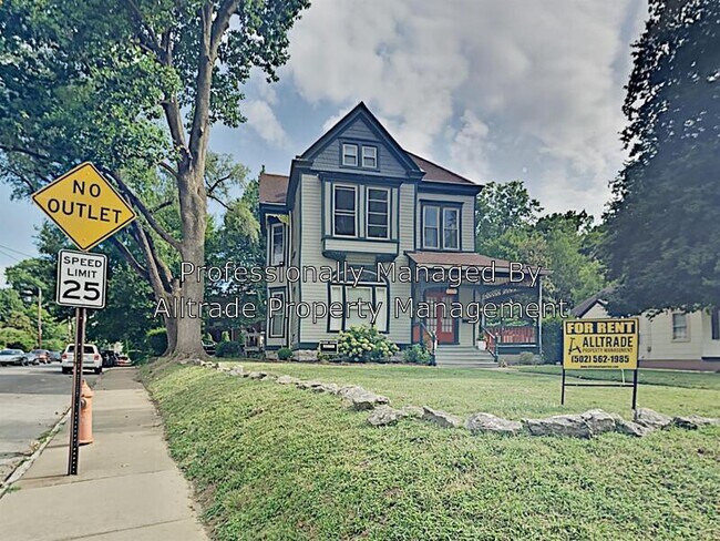 Building Photo - 2333 Sycamore Ave