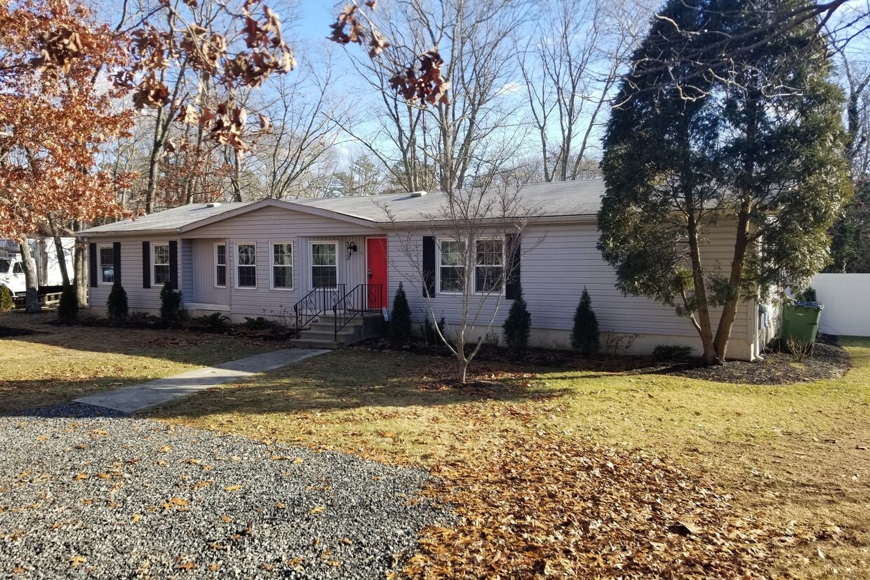 Primary Photo - 313 Zion Rd