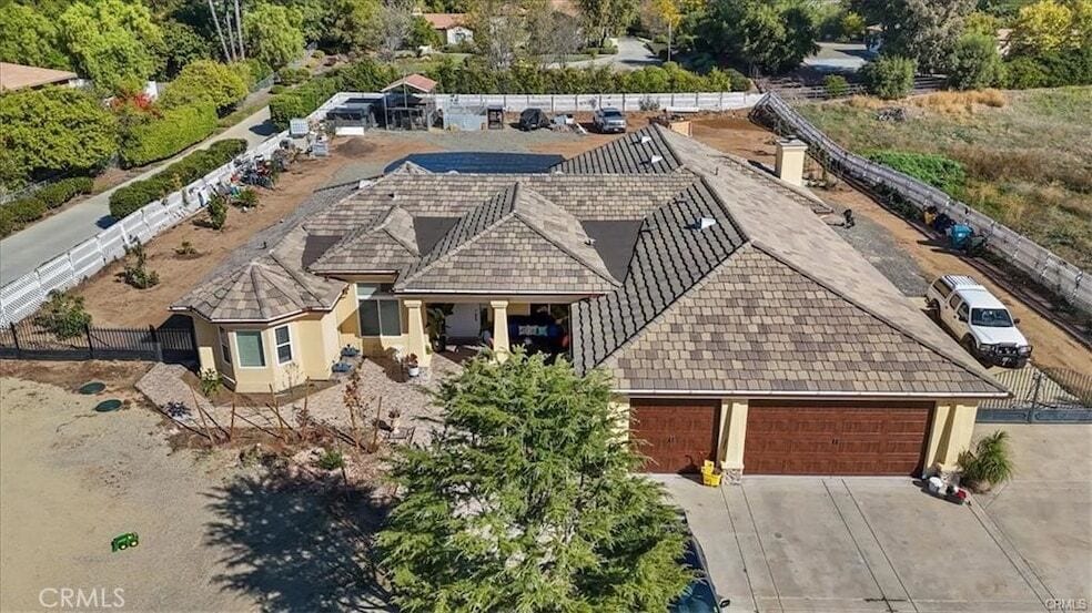 Foto principal - 24230 Hayes Ave