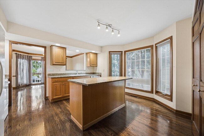 Foto del edificio - 5711 Fox Gate Ln