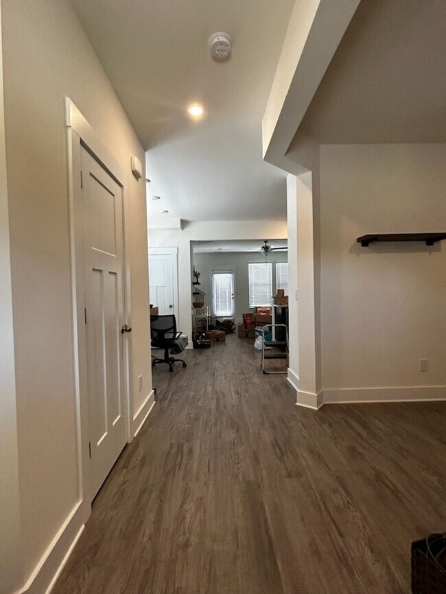 Building Photo - Home in Woodruff