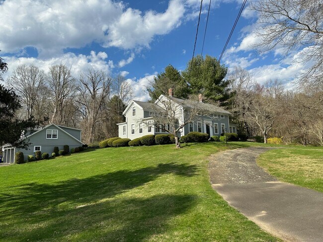 Foto del edificio - 99 Green Hill Rd