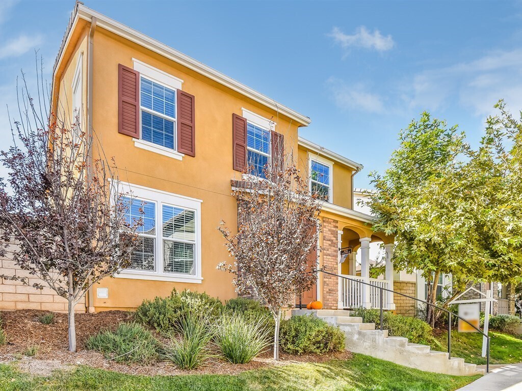 Front - 28246 N Via Sonata Dr