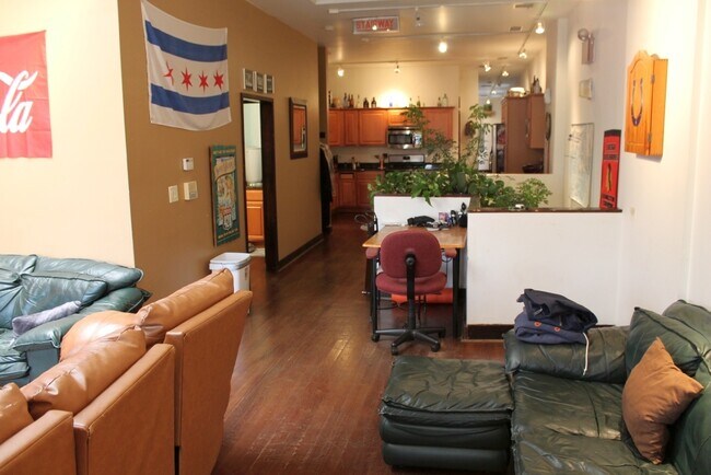 Foto del edificio - 1631 N Halsted St